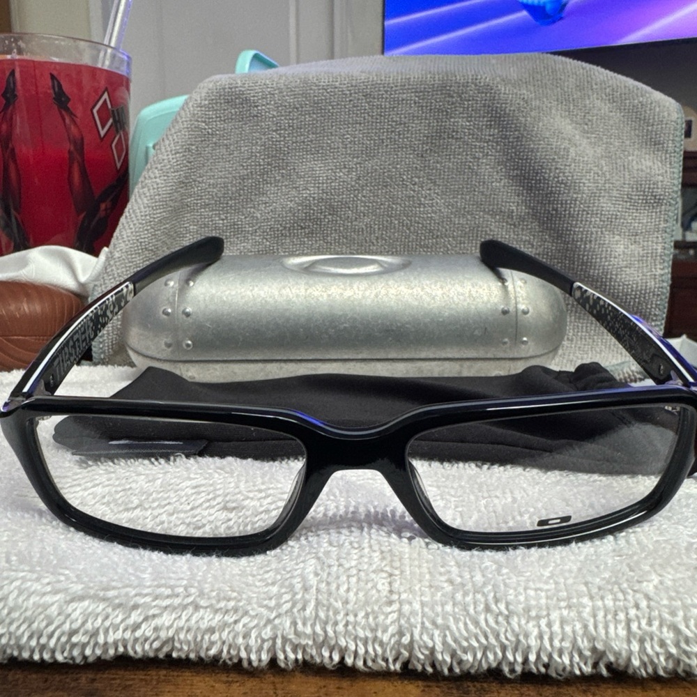Oakley Black Tipster Eyeglasses with Silver Case, 54-17-141, new never worn